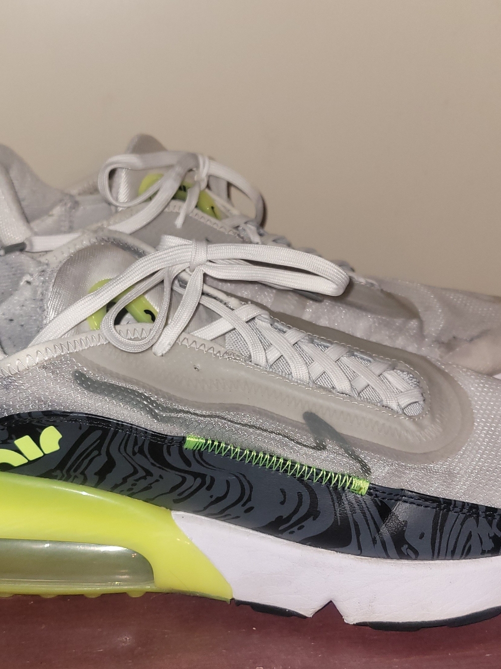 Nike Air Max 2090 White Volt Mens Size 12 Sneakers White Black Neon Yellow